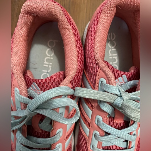Adidas Pink Bounce Women’s Shoe Size 6 1/2 - Picture 2 of 4